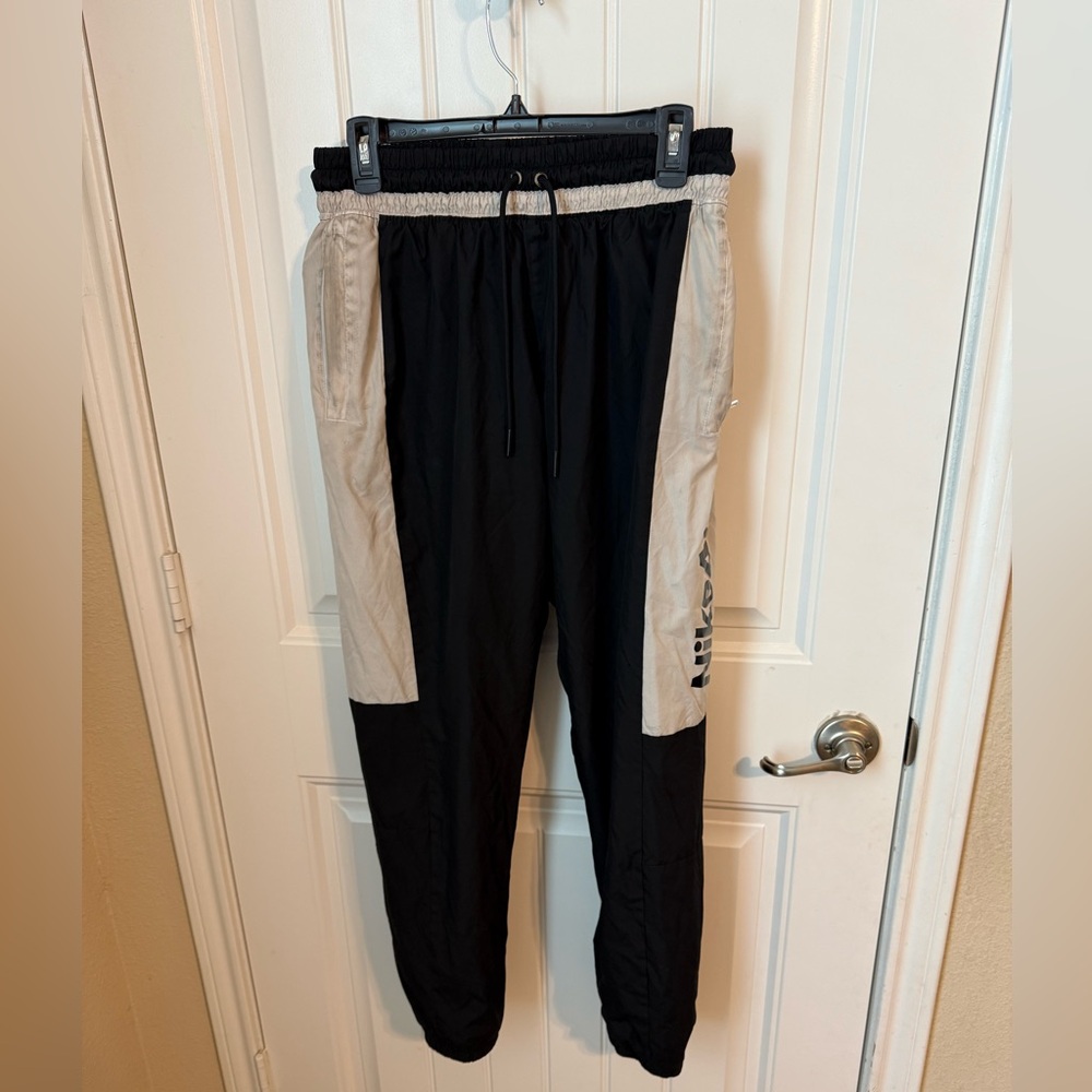 Nike Air Woven Track Pants CK4395-010 White Black Men’s Size Medium